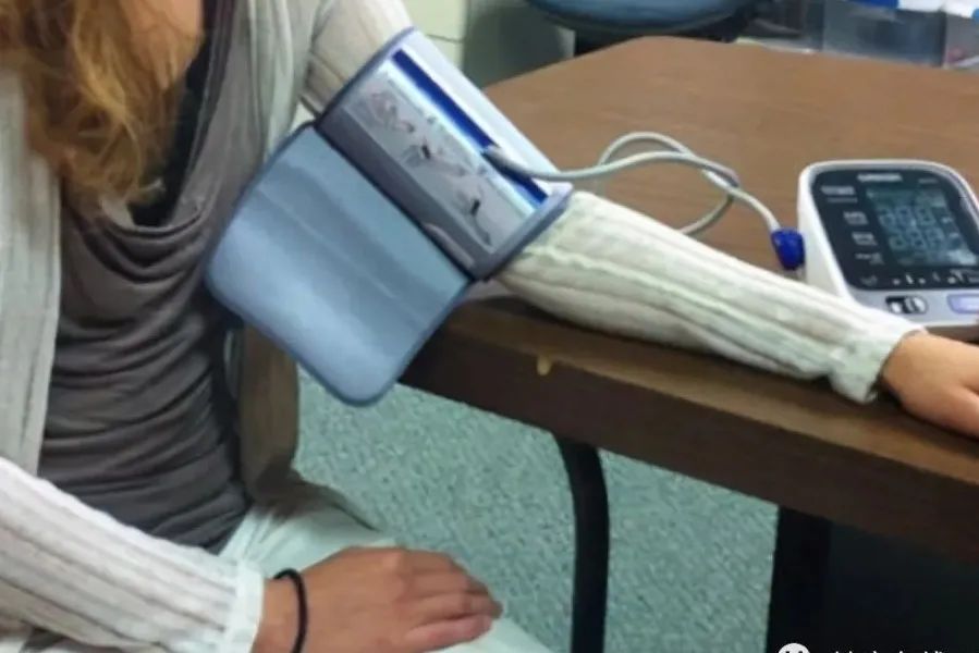 偉烽恒電子血壓計(jì)圖